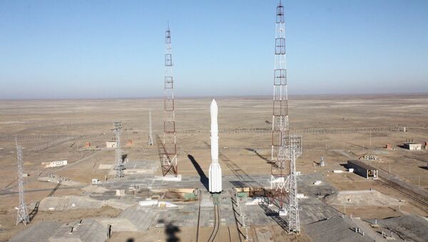 Ракета-носитель Протон-М с разгонным блоком ДМ-3 и тремя космическими аппаратами Глонасс-М Ракета-носитель Протон-М с разгонным блоком ДМ-3 и тремя космическими аппаратами Глонасс-М