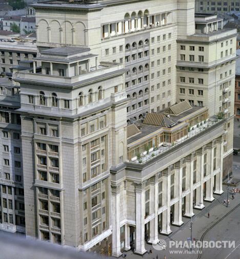 Вид на здание гостиницы Москва Вид на здание гостиницы Москва
