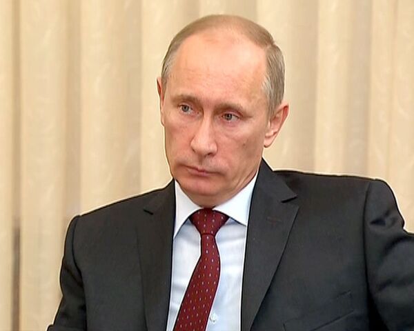 Путин предложил давать по рукам за необоснованный рост тарифов ЖКХ Путин предложил давать по рукам за необоснованный рост тарифов ЖКХ