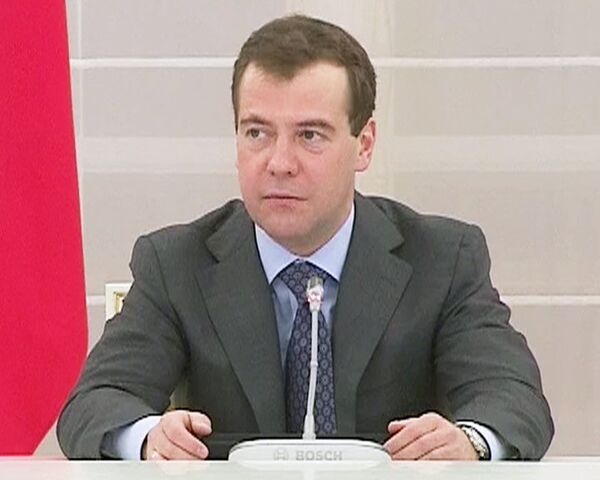 Медведев поблагодарил ОП за помощь с Химкинским лесом и Охта-центром Медведев поблагодарил ОП за помощь с Химкинским лесом и Охта-центром