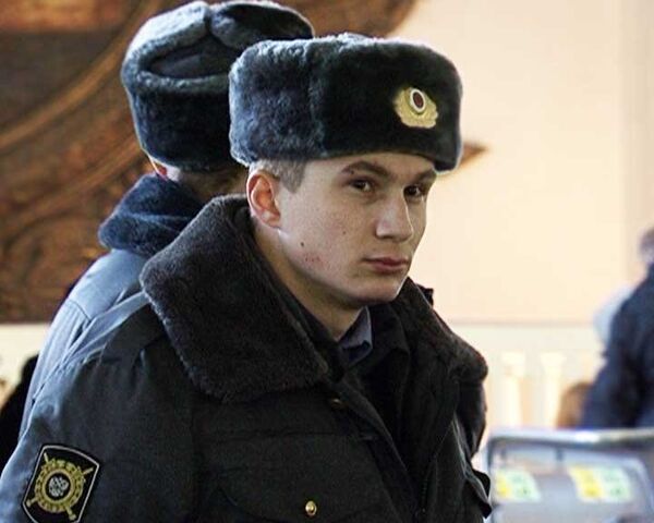 После теракта в Домодедово ГУВД усилило меры безопасности в метро После теракта в Домодедово ГУВД усилило меры безопасности в метро