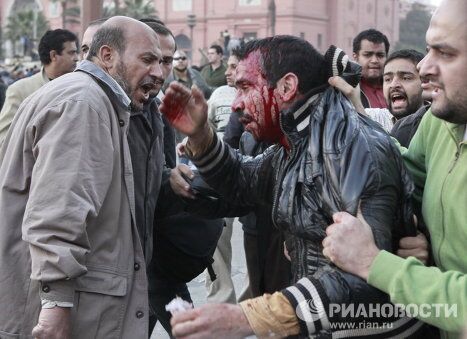 Столкновения сторонников и противников Хосни Мубарака в Каире Столкновения сторонников и противников Хосни Мубарака в Каире