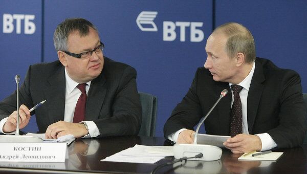 Премьер-министр РФ Владимир Путин и председатель правления ОАО Банк ВТБ Андрей Костин. Архив Премьер-министр РФ Владимир Путин и председатель правления ОАО Банк ВТБ Андрей Костин. Архив