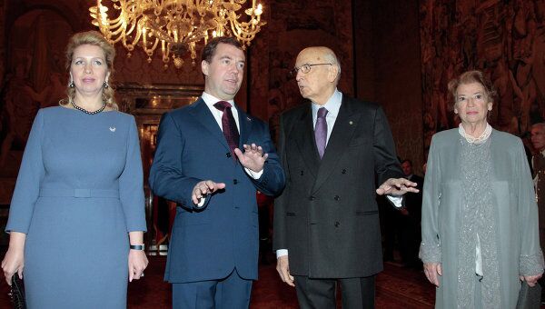 Президент РФ Д.Медведев с супругой в Квиринальском дворце Президент РФ Д.Медведев с супругой в Квиринальском дворце