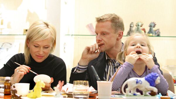 Вячеслав Малафеев, его жена Марина и дочь Ксения. Архив Вячеслав Малафеев, его жена Марина и дочь Ксения. Архив