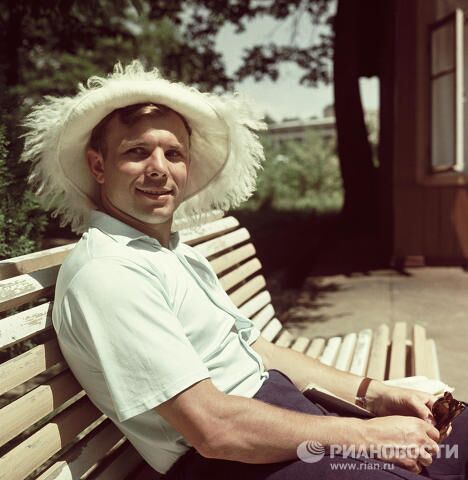 Юрий Гагарин Юрий Гагарин