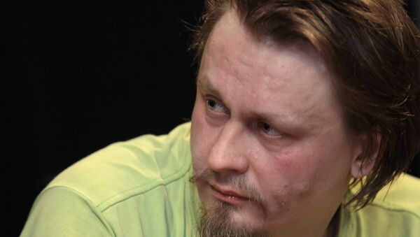 Участник арт-группы Война Олег Воротников Участник арт-группы Война Олег Воротников