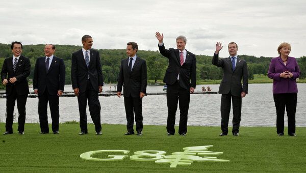 Представители стран большой восьмерки на саммите G8 в июне 2010 года Представители стран большой восьмерки на саммите G8 в июне 2010 года
