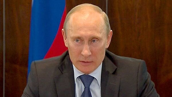 Огульно всех записывать в ОНФ ни к чему – Путин Огульно всех записывать в ОНФ ни к чему – Путин