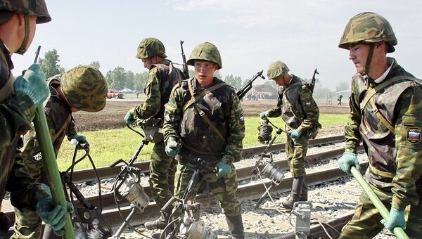 Учения железнодорожных войск в Центральном военном округе. Архивное фото Учения железнодорожных войск в Центральном военном округе. Архивное фото