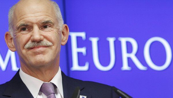 Премьер-министр Греции Йоргос Папандреу выступает на саммите лидеров стран Еврозоны в Брюсселе Премьер-министр Греции Йоргос Папандреу выступает на саммите лидеров стран Еврозоны в Брюсселе