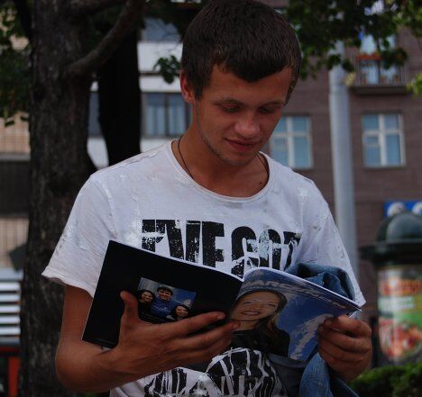 журналы на столько интересные и красочные что люди сразу же журналы на столько интересные и красочные что люди сразу же