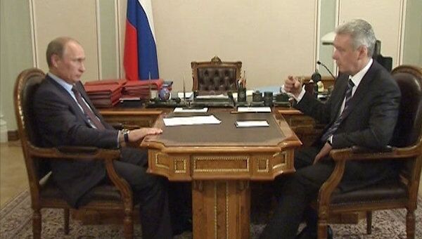 Путин похвалил Собянина за тендеры по закупке медоборудования Путин похвалил Собянина за тендеры по закупке медоборудования