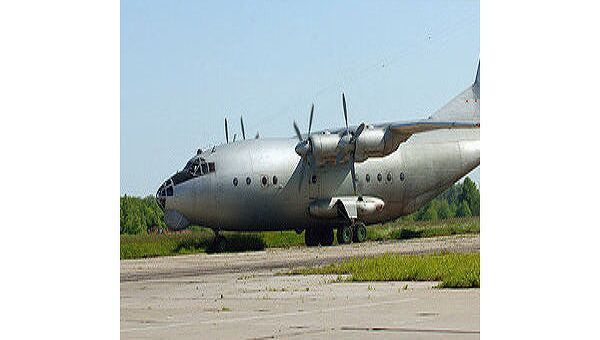 Военно-транспортный самолет Ан-12 Военно-транспортный самолет Ан-12