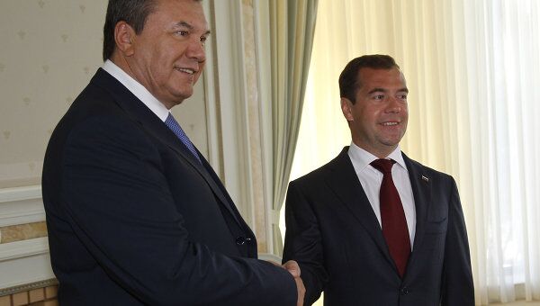 Президент РФ Д.Медведев принял в сочи президента Украины В.Януковича Президент РФ Д.Медведев принял в сочи президента Украины В.Януковича