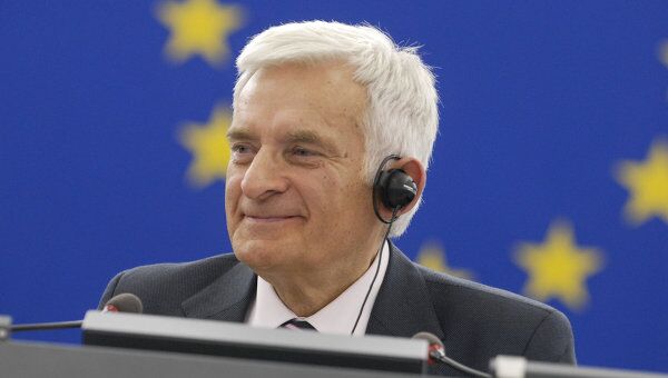 Председатель Европарламента Ежи Бузек Председатель Европарламента Ежи Бузек