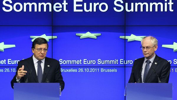 Глава еврокомиссии Жозе Мануэл Баррозу и президент саммита еврозоны Херман ван Ромпей Глава еврокомиссии Жозе Мануэл Баррозу и президент саммита еврозоны Херман ван Ромпей