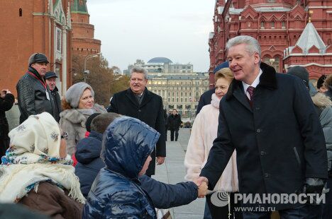 С.Собянин выступил на торжественном марше, посвященном 70-летию парада 7 ноября 1941 года С.Собянин выступил на торжественном марше, посвященном 70-летию парада 7 ноября 1941 года
