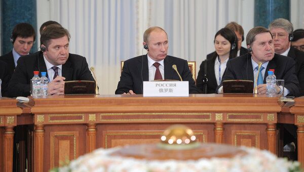 Премьер-министр РФ В.Путин на саммите ШОС в Санкт-Петербурге Премьер-министр РФ В.Путин на саммите ШОС в Санкт-Петербурге