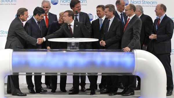 Президент РФ Д.Медведев на церемонии пуска трубопровода Северный поток Президент РФ Д.Медведев на церемонии пуска трубопровода Северный поток