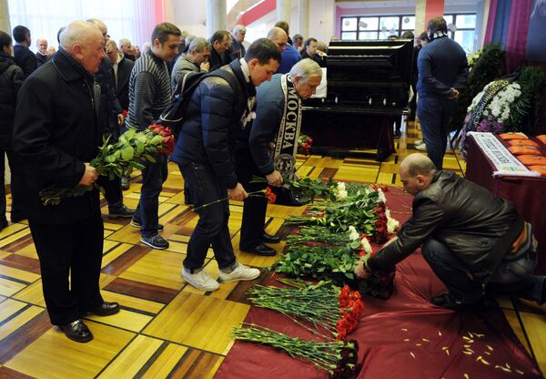 Церемония прощания с тренером Валентином Ивановым Церемония прощания с тренером Валентином Ивановым