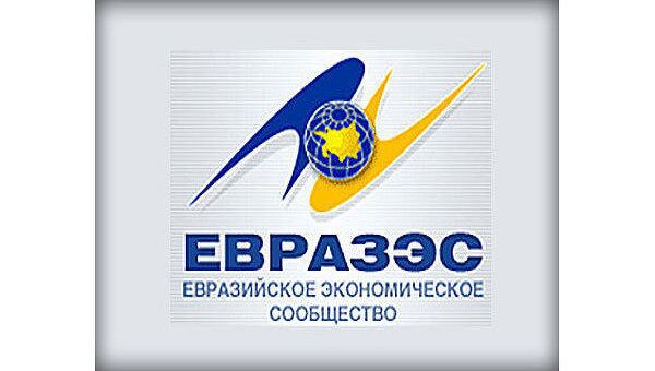 Попытки разрулить межгосударственную водную коллизию делались в рамках ЕврАзЭС, поскольку за исключением Туркмении все страны ЦА входили в организацию. Попытки разрулить межгосударственную водную коллизию делались в рамках ЕврАзЭС, поскольку за исключением Туркмении все страны ЦА входили в организацию.