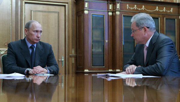 Премьер-министр РФ Владимир Путин и Виктор Басаргин. Архив Премьер-министр РФ Владимир Путин и Виктор Басаргин. Архив