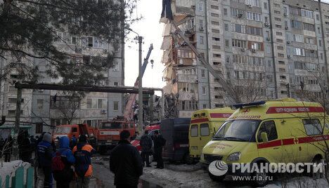 В Астрахани из-за взрыва газа обрушился подъезд жилого дома В Астрахани из-за взрыва газа обрушился подъезд жилого дома