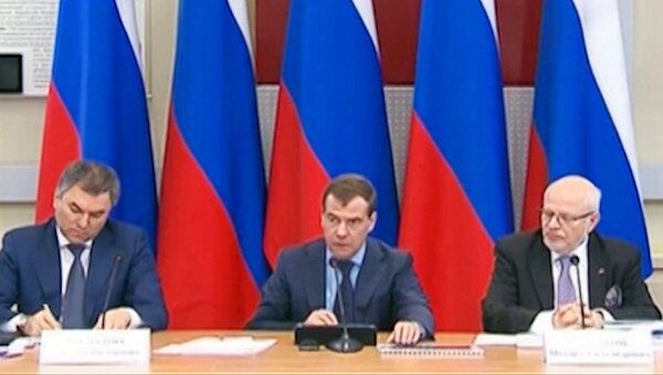 Медведев предложил помощь государства в решении споров экологов с бизнесом Медведев предложил помощь государства в решении споров экологов с бизнесом