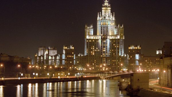 Высотный дом на Котельнической набережной Высотный дом на Котельнической набережной