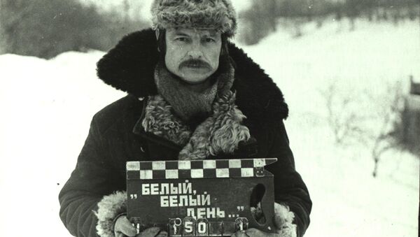 Андрей Тарковский на съемках фильма Зеркало. 1972 Андрей Тарковский на съемках фильма Зеркало. 1972