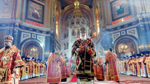 Пасхальное богослужение в храме Христа Спасителя в Москве. Архивное фото Пасхальное богослужение в храме Христа Спасителя в Москве. Архивное фото