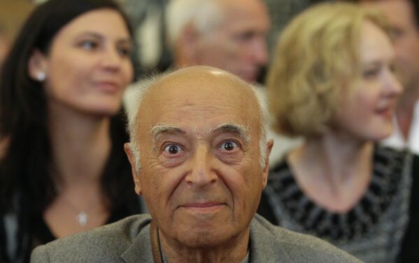 Актер Владимр Этуш во время сбора труппы театра имени Евгения Вахтангова Актер Владимр Этуш во время сбора труппы театра имени Евгения Вахтангова