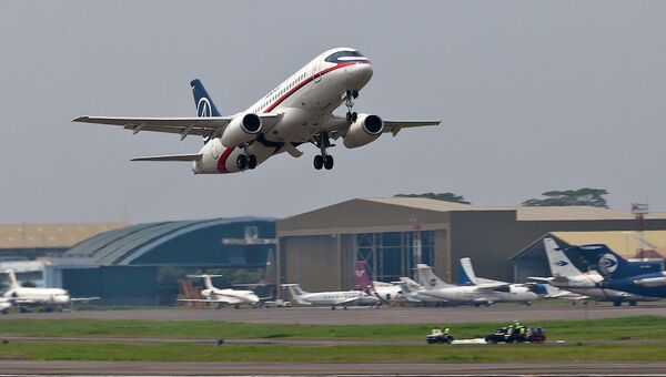 Самолет Superjet-100 Самолет Superjet-100