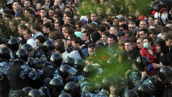 Найти нарушения, в случае принятия законопроекта, при желании можно будет в любом публичном выступлении любого гражданина Найти нарушения, в случае принятия законопроекта, при желании можно будет в любом публичном выступлении любого гражданина