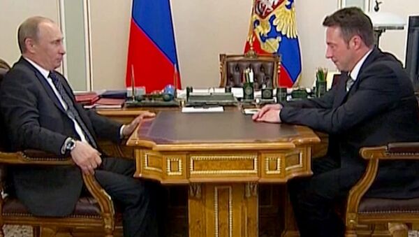 Путин предложил пост полпреда уральцу, обещавшему разогнать митинги оппозиции Путин предложил пост полпреда уральцу, обещавшему разогнать митинги оппозиции