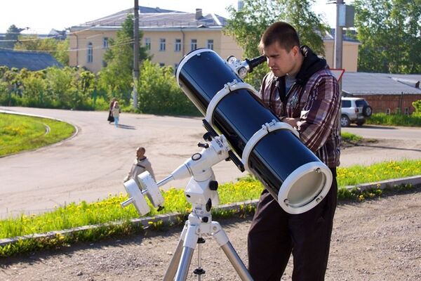 Прохождение Венры по диску Солнца. Съемка через телескоп Прохождение Венры по диску Солнца. Съемка через телескоп