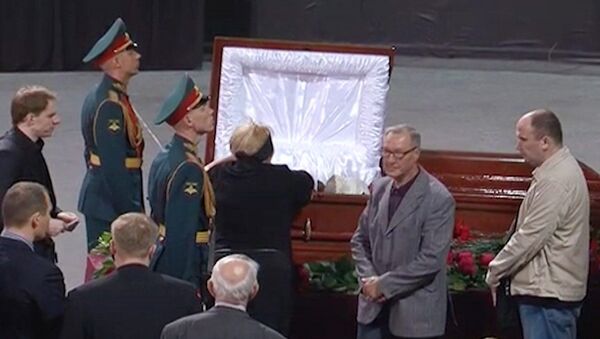 Легенду хоккея Крутова проводили в последний путь с воинскими почестями Легенду хоккея Крутова проводили в последний путь с воинскими почестями