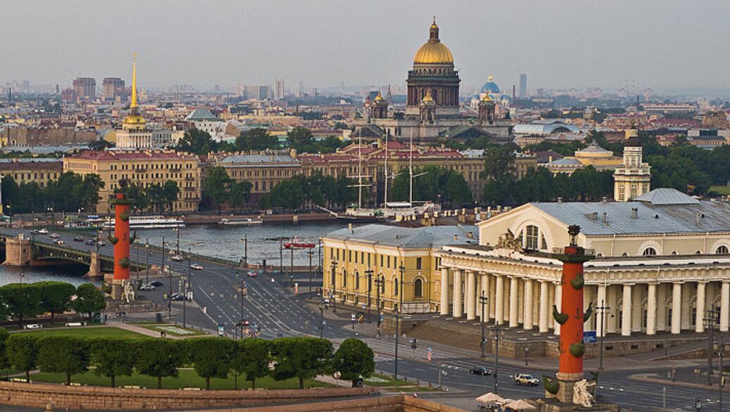 Petersburg moscow. Будущий Санкт Петербург. Будущее Петербурга. Виды Санкт Петербурга в будущем. Исторический центр Москвы против исторического центра Питера.