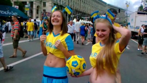 Фанзона в день киевского матча Англия-Швеция Фанзона в день киевского матча Англия-Швеция