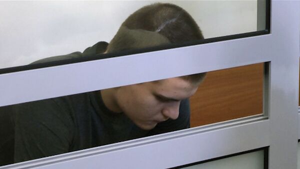 Обвиняемый в убийстве семьи из пяти человек в суде молчал и глядел в пол Обвиняемый в убийстве семьи из пяти человек в суде молчал и глядел в пол