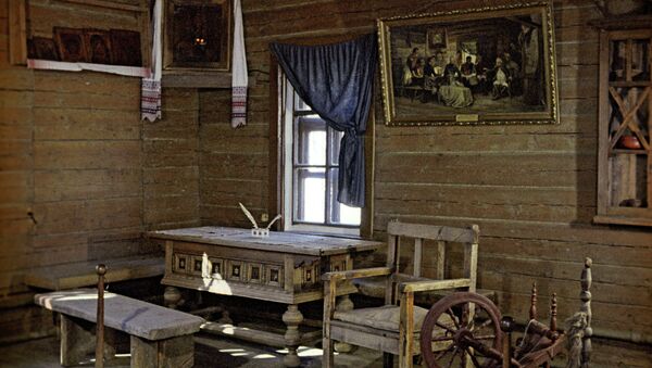 Кутузовская изба в Филях. Архивное фото Кутузовская изба в Филях. Архивное фото