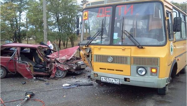 ДТП со школьным автобусом в Зерноградском районе Ростовской области ДТП со школьным автобусом в Зерноградском районе Ростовской области