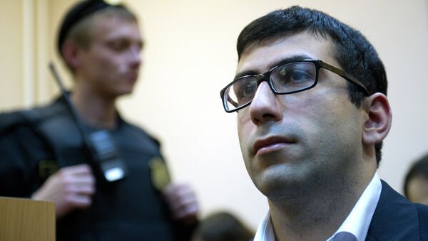 Агаларов, стрелявший на свадьбе, в Тверском суде Агаларов, стрелявший на свадьбе, в Тверском суде