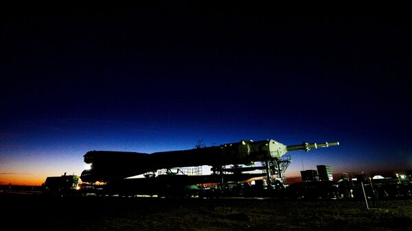 Вывоз ракеты-носителя Союз на стартовый стол стартовой площадки космодрома Байконур Вывоз ракеты-носителя Союз на стартовый стол стартовой площадки космодрома Байконур
