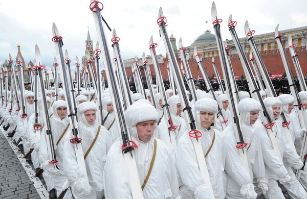 Торжественный марш, посвященный 71-й годовщине Парада 1941 года Торжественный марш, посвященный 71-й годовщине Парада 1941 года