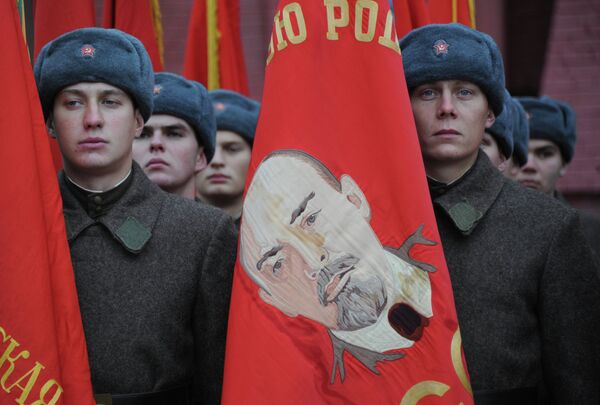 Торжественный марш, посвященный 71-й годовщине Парада 1941 года Торжественный марш, посвященный 71-й годовщине Парада 1941 года