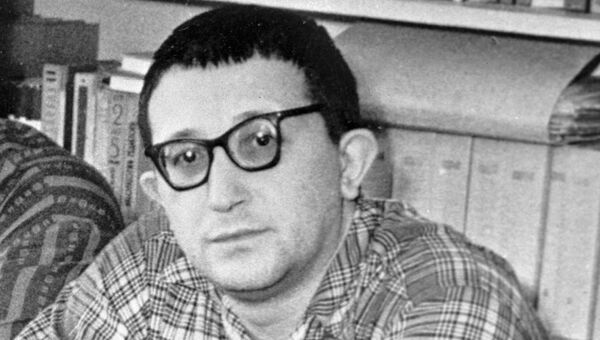Писатель-фантаст Борис Стругацкий Писатель-фантаст Борис Стругацкий
