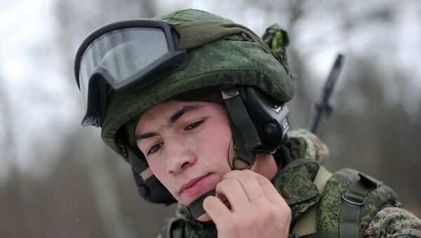 Новая боевая экипировка для военнослужащих сухопутных войск. Архивное фото Новая боевая экипировка для военнослужащих сухопутных войск. Архивное фото