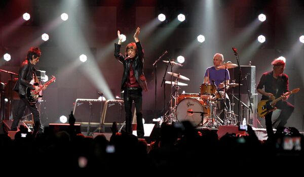 Группа Rolling Stone на благотворительном рок-концерте 12-12-12 в нью-йоркском зале Madison Square Garden Группа Rolling Stone на благотворительном рок-концерте 12-12-12 в нью-йоркском зале Madison Square Garden